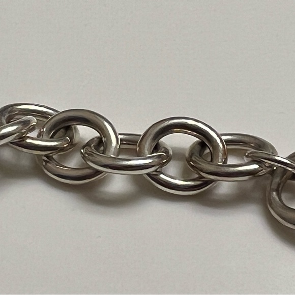 7.5” authentic Tiffany & Co. chunky Infinity love bracelet. Rare retired style. - Picture 6 of 8